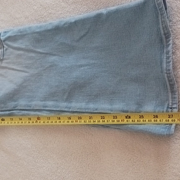 American Eagle low rise boot cut - Picture 7 of 9